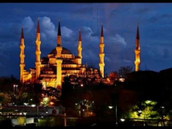 Dier lkelerde farkl uygulamalar olmakla birlikte Bat'daki baz byk firma ve devlet kurumlar Mslman alanlarna bayram izni verir...