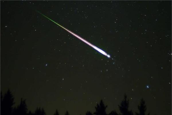 Meteor yamuru izlemek.