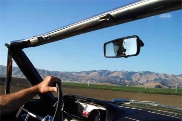 Arabayla lkeyi gezmek.