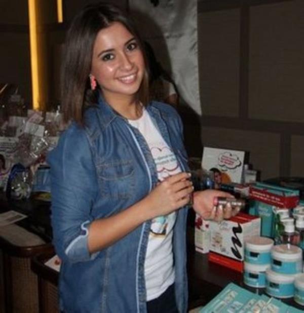 Sanat dnyasndan ve spor camiasna bir k nl ismin bulunduu gecede gayri resmi nikahn ahitliini de Ylmaz Erdoan yapt.