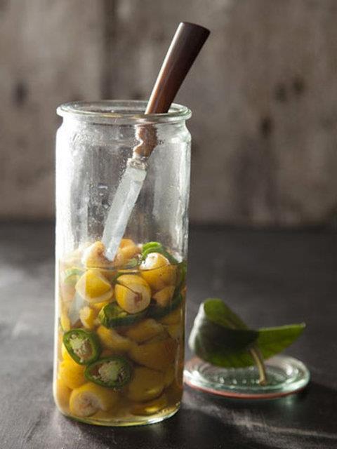 Meyveleri suda piirilip demlendikten sonra ekerle iilirse, ishal ve dizanteri hastalklarna iyi gelir.