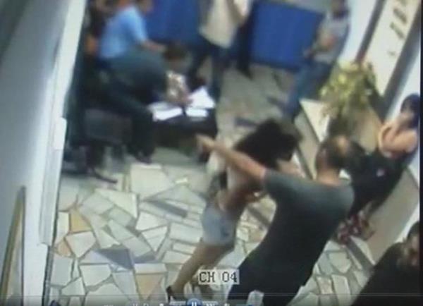 Savc Er, grntlere yansyan daya ikence saymama gerekesini ise Sank polislerin ikence kast ile deil, kendilerine hakaret edilmesinden duyduklar kzgnlkla bu suu ilemilerdir szleriyle aklad.