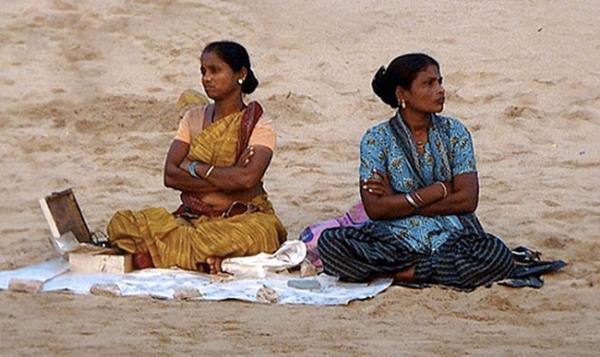 <P><B>7. "Ben onunla almam"</B></P>  <P>Muhtemelen bahsettiiniz kii de size baylmyor ama ofiste ekip ii yapyorsunuz. Evet, bazen hi holanmadmz kiilerle almak zorunda kalabiliriz. Evet, mdrmz bu durumlar bilip ona gre ekipler olutursun beklentisi ierisinde de olabiliriz. Ancak her zaman evdeki hesap arya uymaz. ikayet etmektense ii bir an nce bitirip sevmediiniz kiiden kurtulmay hzlandrabilirsiniz.</P>