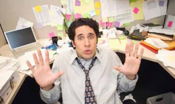 <P><B>3. "O tarih ok erken, hayatta bitiremem!"</B></P>  <P>Bir proje size verildiinde teslim gn de belirtilir. Daha ii inceleyip, nasl olur onu dnmeden "Ay bu tarih ok erken, vay efendim nasl yetitiririm" diye ikayet etmeyin. Plannz yapn, almaya balayn. Bir mddet sonra ek zaman istemek daha akllca olacaktr.</P>