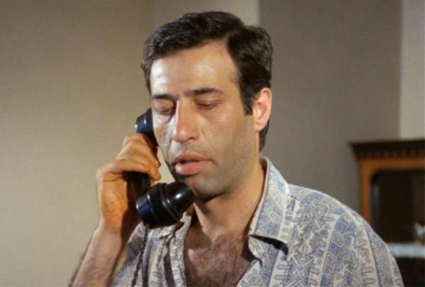 <br>- bak kocacm televizyon aldk yeni. tam tamna 3999 lira.</br>  <br>- 3999 lira bu imdi yle mi?</br>  <br>- h evet</br>  <br>- 4000 lira olsa nasl alrdk.</br>