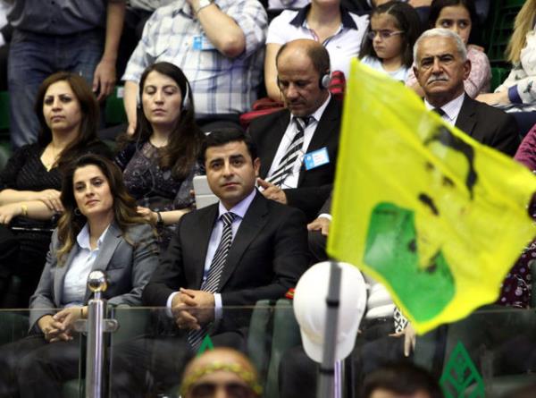 Baak Demirta, en son einin E Genel Bakan seildii HDP Kongresi'nde boy gsterdi.