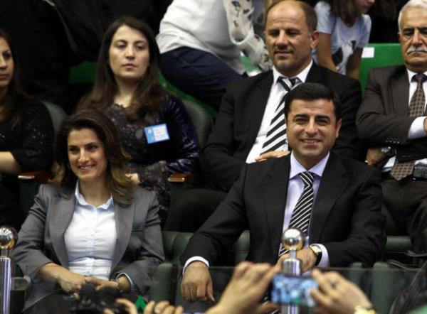 Baak Demirta, einin aktif siyaset hayatnda n plana kmamay tercih ediyor.