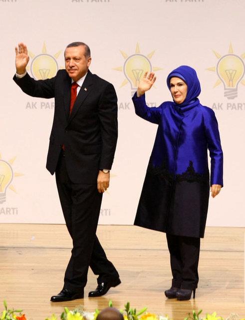 lk turu 10 Austos'ta yaplacak Cumhurbakanl seimi, adaylarn olduu kadar elerin de yarna sahne olacak.