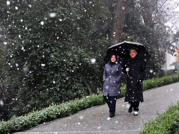 <br><b>First Lady adaylar adaylar Emine Erdoan, Fsun hsanolu ve Baak Demirta' yakndan tanyalm...</b></br>  <br><b>Serhat AKKAN / ANKARA - Habertrk</b></br>    <p>TRKYE, 10 Austos'ta ilk kez Cumhurbakan semek iin sandk bana giderken, yeni first lady'sini de belirlemi olacak.</p>