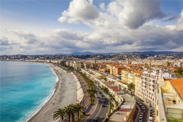 <b>Fransa</b>  <br>Gney Fransa sahillerinde muhteem bir gezinti.</br>