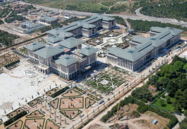 Babakanlk makam ve Babakan yardmclarnn bulunduu blme zel izinle girilecek