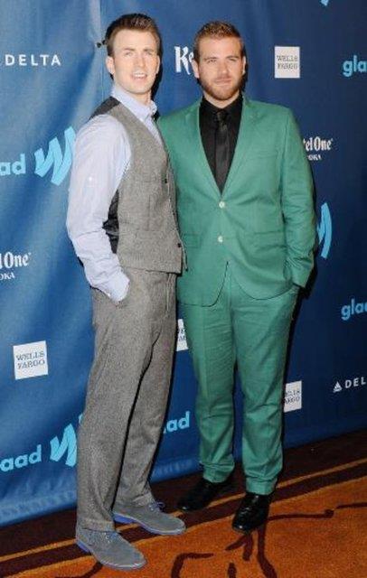 Chris ve Scott Evans.