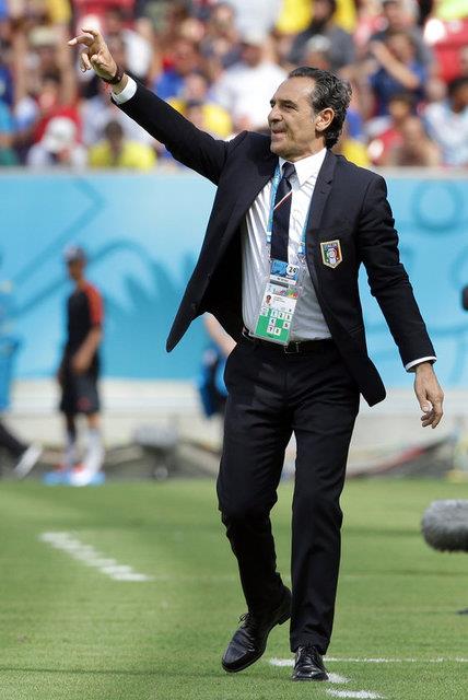 Prandelli'li "izme" ilk mana 10 Austos 2010'da Fildii Sahili ile oynanan dostluk manda karken, bu karlamadan 1-0 yenik ayrld.