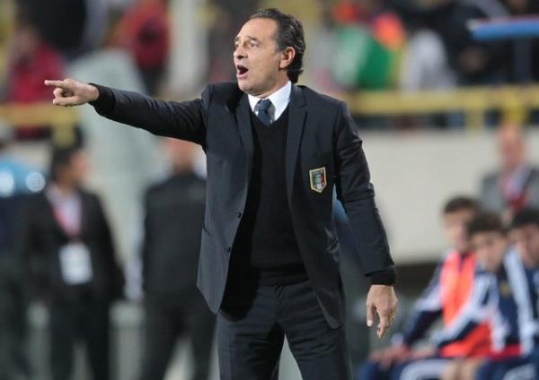 Prandelli, Manuela Caffi ile evlendiinde 18 yandayd. ocukluk ak ile 1982'de evlenen talyan teknik adam, futbolu braktktan sonra Atalanta'nn gen takm antrenrln yapmaya balad.