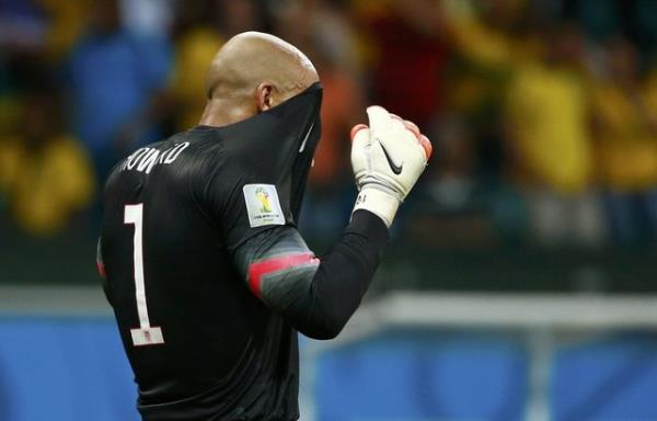 Ma bitti reklam girdi, Tim Howard hala top kurtaryor!