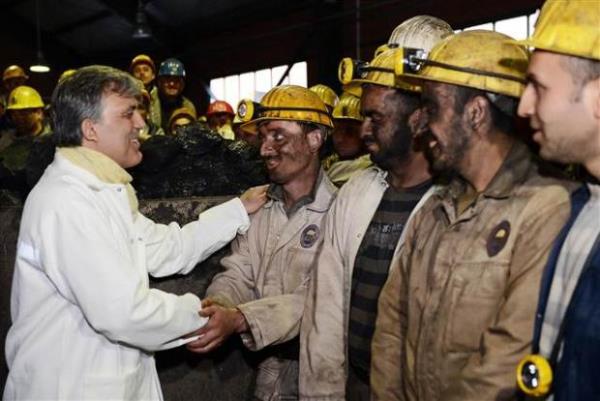 Sergide, Cumhurbakanl fotoraflar Ayhan Frat, Murat etinmhrdar, Mustafa ztartan, rfan Yldz ve Mehmet Demirci'nin yaklak 1 milyon kare arasndan seilen 50 fotoraf bulunuyor.