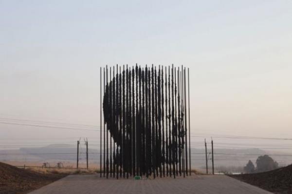 Nelson Mandela Heykeli - Gney Afrika