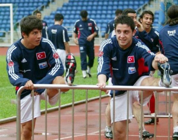 EMRE BELZOLU, NHAT KAHVEC