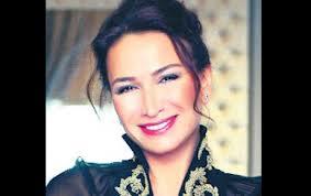 Demet Akba ilk evliliini 22 yanda muhasebeci skender Akba ile yapt