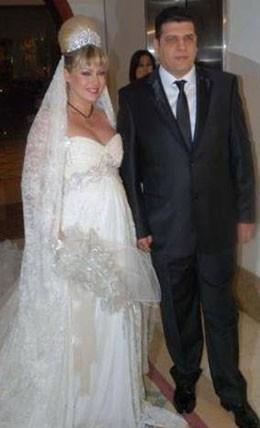 nceki yl da Uur Akba ile dnyaevine girdi. iftin bir sre nce Tuvana adn verdikleri bir bebekleri dnyaya geldi.