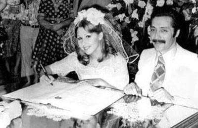 nl arkc Nilfer bir sre mzisyen Rza Silahlpoda ile nianl kald ama evlenmedi. Ama 22 yandayken Yeil Giresunlu ile evlendi.