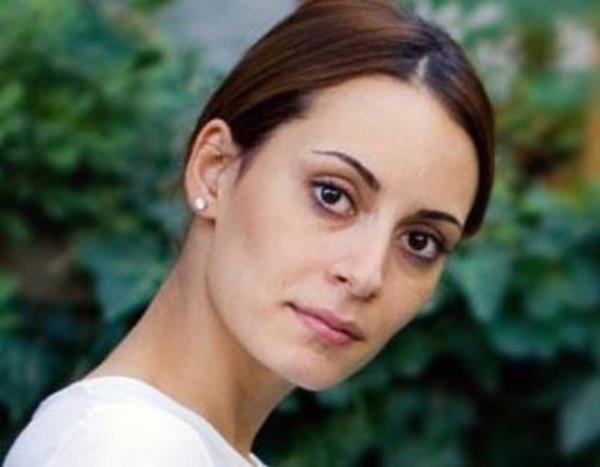 Melisa Szen de iri gzleri, derin baklaryla bir Hollywood nlsne benziyor.