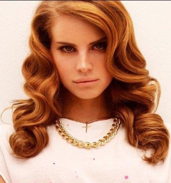 Esra Erol'un benzetildii nl, arkc Lana Del Rey.