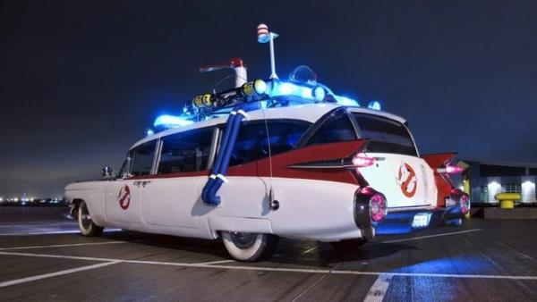 6. 1959 Cadillac Miller-Meteor Ambulance (The Ectomobile) ? Hayalet Avclar