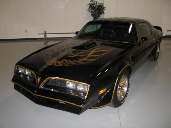 3. 1977 Pontiac Trans Am SE ? lgn