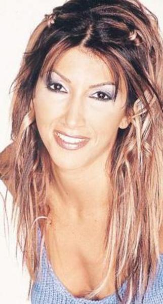 Hande Yener de ge yakalad hret basamaklarn beklenmeyecek kadar hzl trmananlardan