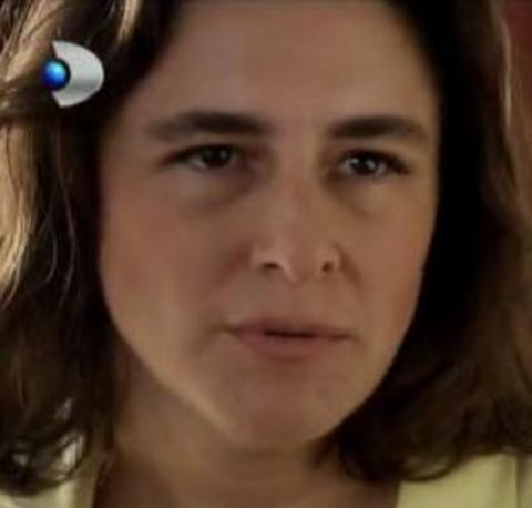 Oysa gerek hi de yle deildi. Zaten ekran karsnda Mukaddes Yenge'nin yapt ktlklere kzarak izleyenler de durumu renince ok ard: Kt bir karakteri bu kadar baaryla oynayan Dermancolu 40'ndan sonra oyuncu olmutu