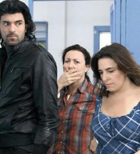 ocukluundan beri hep oyuncu olmak isteyen Esra Dermancolu, bu hayalini gerekletirmek iin uzun bir sre beklemek zorunda kalm