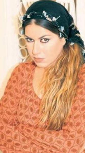 Tuzcuolu bunca yllk deneyimine ramen kendi deyimiyle 'Miladn' Asmal Konak dizisindeki Dicle rolyle yaad. Bu diziyle milyonlarca kii onu tandnda pek Tuzcuolu 31 yandayd