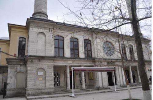 stanbul nfusunun artmas, ayrca ulamn gelimesi sonucunda stanbul dndan da ok sayda ziyaretinin akn etmesi zerine yakn bir tarihte ziyaretler Ramazan'n btnne yaylm, buna ramen zellikle Kadir gecelerinde byk bir izdihamn yaanmas yine nlenememitir.