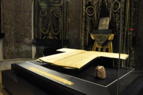 18. yzylda temelleri atlan ve herhalde caminin al ile kesin kurallara balanan bu gelenek Cumhuriyet dneminde de devam etmi, sadece Osmanl devrinde Ramazan'n nc haftasnn erkeklere, son haftasnn kadnlara tahsis edilmesi usul kaldrlmtr