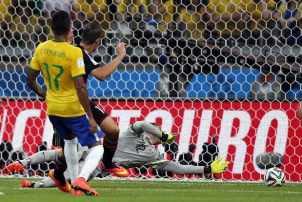 Bu Almanya 1. ve 2. Dnya Sava'nn intikamn alyor diycem ama Brazilya'nn bi gnah yok ki!