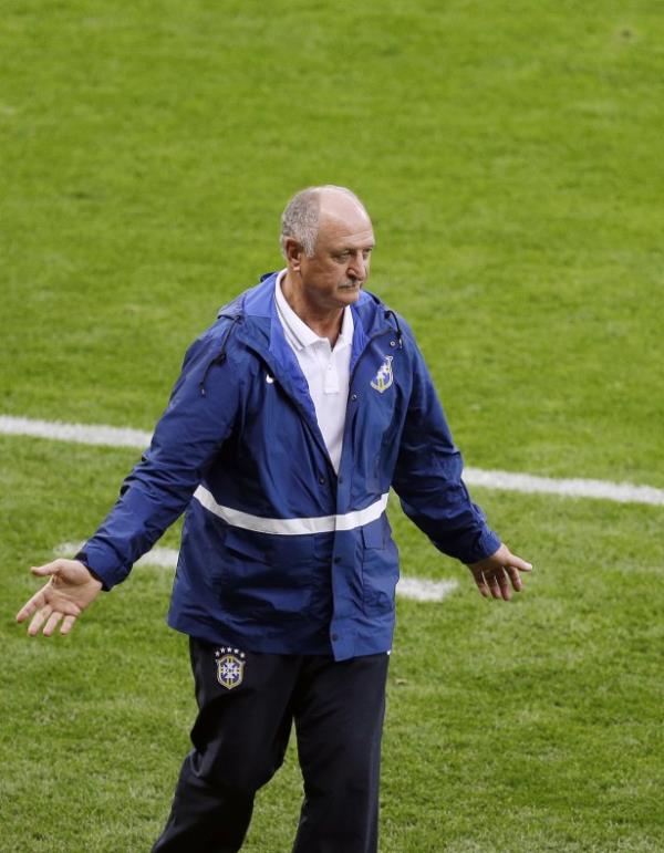 Ben Brezilya'nn yerinde olsam Alman ekibini snrd ederim.Kendi kaplarnn nnde oynasn keratalar.