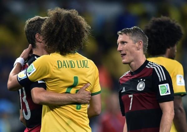 ngiliz gazeteleri Brezilya'nn hezimeti haberini bugn birinci sayfalarndan verdiler