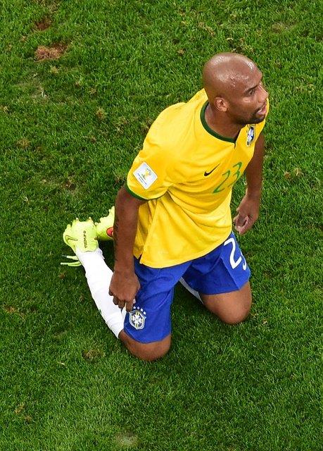 Kicker: Lw?n lgn ekibi, Brezilya?y sersemletti