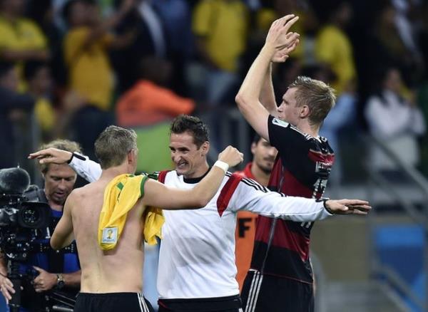 Bild: Sizi seviyoruz, hepinize teekkr ederiz