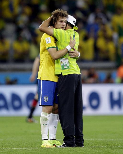 Almanlar finale byk girdi" deerlendirmesini yapt. Dier spanyol gazetelerinden El Mundo "Almanya, Brezilya'y ezdi", AS "Dnya Kupas katliam", El Mundo Deportivo "Kk drc" balklarn kulland.