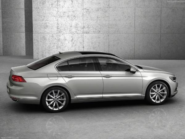 Yeni Passat, bu platformla beraber 85 kg daha hafif. B8 kodlu yeni Passat, selefine gre 2mm daha ksa, 14 mm daha yere yakn ve 12 mm daha geni. Passat&#8217;n Variant versiyonunda da bagaj hacmi 47 litre, sedan versiyonda ise 21 litre artrlm.