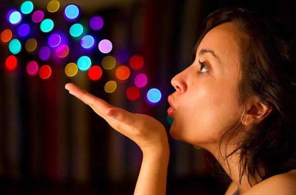 Yansma veya gz yanlmas kullanlarak elde edilen gerek fotoraflar, insann hayal gcn gsteriyor.