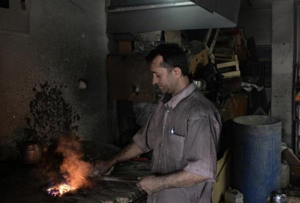 Samanpazar'nda alan bir kalayc, 80 ila 100 derece arasnda deien scakla maruz kalyor.