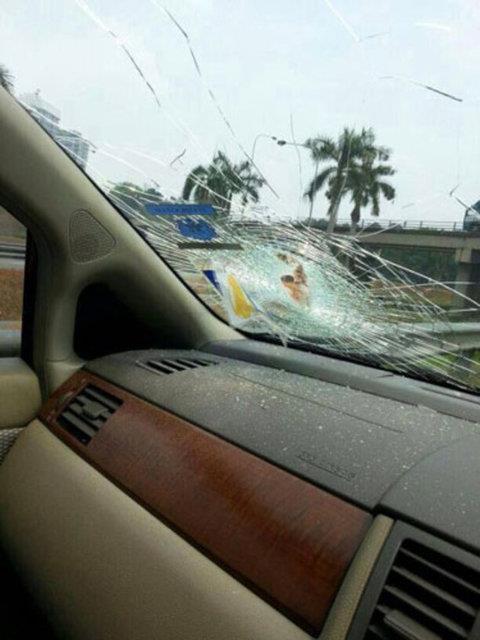 Geirdikleri kazadan yara almadan kurtulan ve lmden dnen ansl insanlar ve akl almaz kazalar...