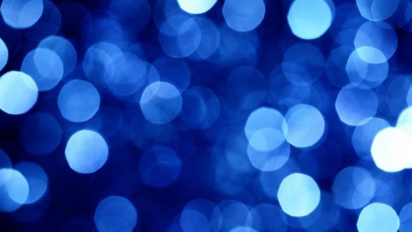 <p><b>Mavi;</b></p>    <b>Mavi Rengin Anlam:</b> Yalnzl, znty, depresyonu, bilgelii, gveni ve sadakati simgeler. Sinir hastalklar kliniklerinde kesinlikle mavi renkten zellikle koyu maviden kanlmal, psikologlarn hasta grmelerinde mavi renkli giysiler asla giymemelidir.  grmelerine mavi giyerek gitmek kararll ve ball ifade eder.  grmelerine giden kiilerin kostmlerinde mavi rengi tercih etmeleri ie kabul edilmelerini salayabilir.