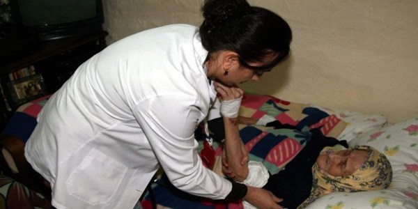 65 Yan Doldurmu Muhta, Gsz ve Kimsesiz Trk Vatandalarna Aylk Balanmas Hakknda Kanun kapsamndaki kiilere, bu dzenlemenin yrrle girdii tarihe kadar yersiz denen ve geri alnmas gereken aylklar ile bunlardan doan ceza ve faizler terkin edilecek. lgililer hakknda herhangi bir adli, idari takibat yaplmayacak. dare tarafndan yaplan tahsilatlar ilgililerine iade edilmeyecek.