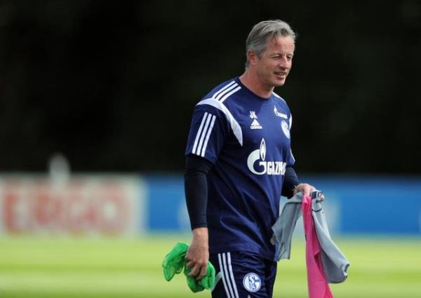 <br><b>21- Jens Keller </b></br>  <br>Schalke 04 </br>  <br>8410 puan</br>