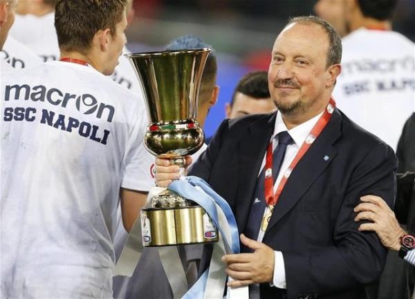 <br><b>14- Rafael Benitez </b></br>  <br>Napoli </br>  <br>10230 puan</br>