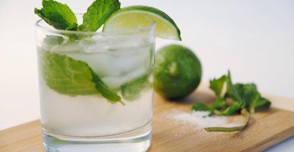 <b>Kramplar geirmek iin;</b> Maden suyu iine nane veya maydanoz koyarak ierseniz faydasn hissedeceksiniz.(Tansiyon ve Kalp hastalar maden suyundan uzak durmallar